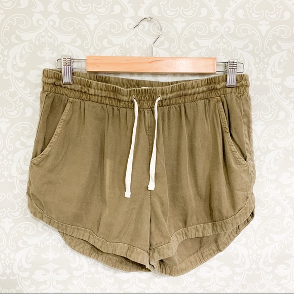Billabong Pants - Billabong | Olive drawstring shorts size large